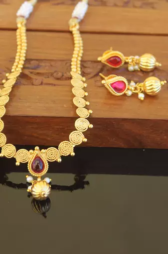 Designer gold plated kempu necklace set
