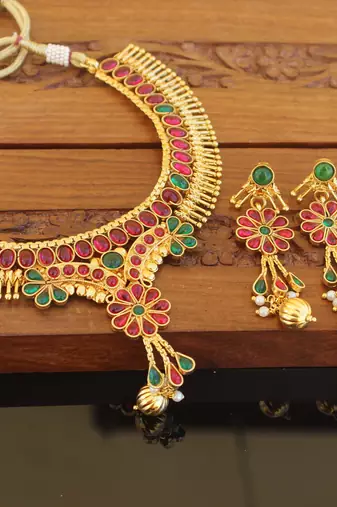 Designer gold plated kempu necklace set