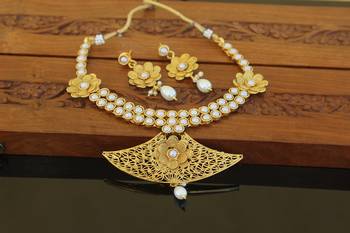 Designer gold plated pearl necklace set 1