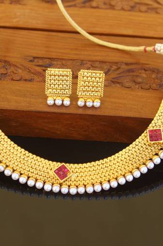 Designer gold plated pearl necklace set