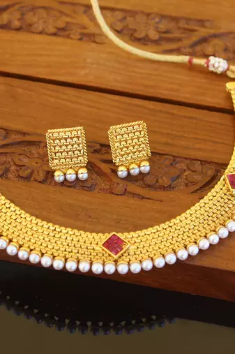 Designer gold plated pearl necklace set