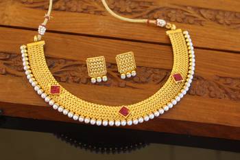Designer gold plated pearl necklace set 3