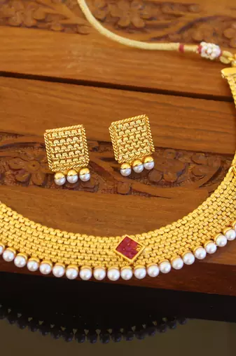 Designer gold plated pearl necklace set