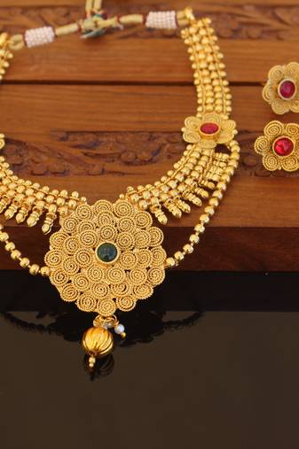 Designer gold plated kempu necklace set