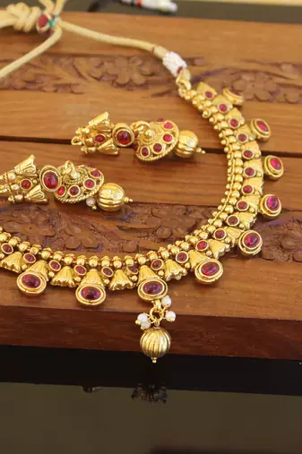 Designer gold plated kempu necklace set