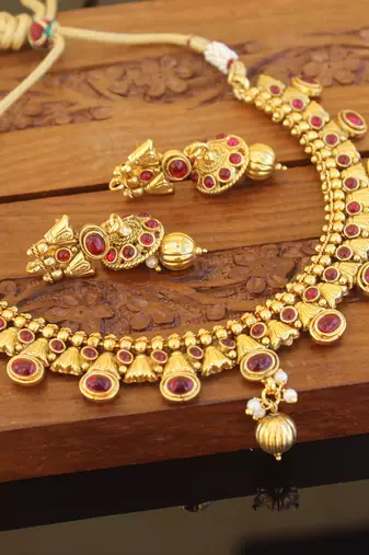 Designer gold plated kempu necklace set