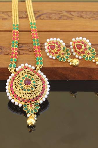 Designer gold plated kempu long necklace set