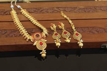 Designer gold plated kempu peacock necklace set 3