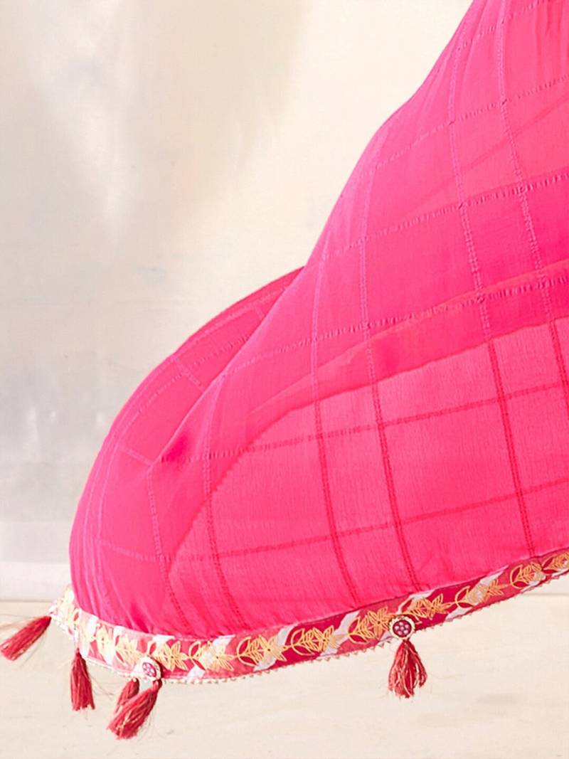 Women's latest design pink colour bright checks and georgette checks printed saree with blouse piece
