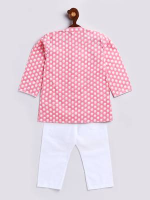 Infant Boys Pink And White Cotton Kurta Pyjama Set 4