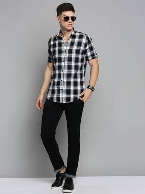 men's short sleeves checked white shirt 5