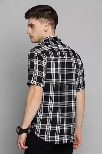 Showoff men's short sleeves checked black shirt