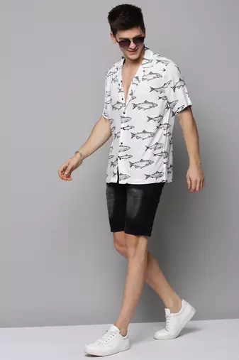 men's short sleeves animal white shirt