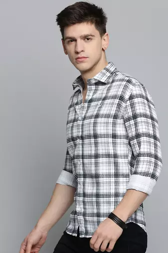 Showoff men's long sleeves checked white shirt