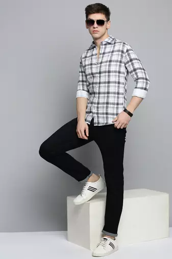Showoff men's long sleeves checked white shirt