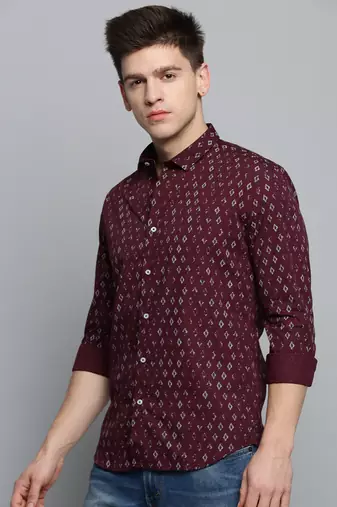 Showoff men's long sleeves geometric maroon shirt