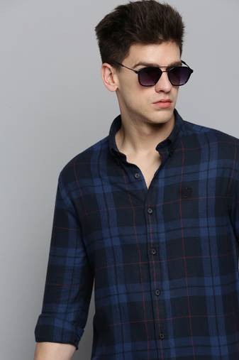 Showoff men's long sleeves checked navy blue shirt