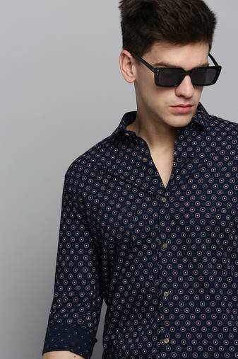Showoff men's long sleeves geometric navy blue shirt