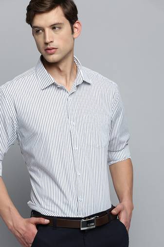 Showoff men's long sleeves pinstripes white shirt