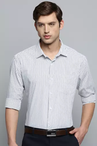 Showoff men's long sleeves pinstripes white shirt