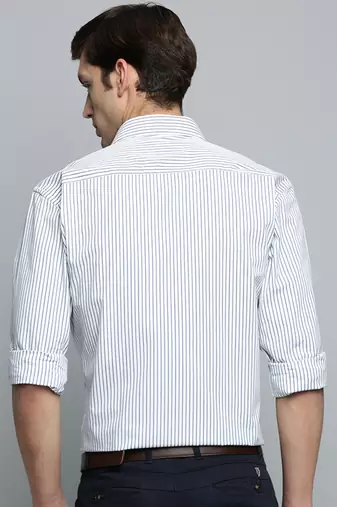 Showoff men's long sleeves pinstripes white shirt
