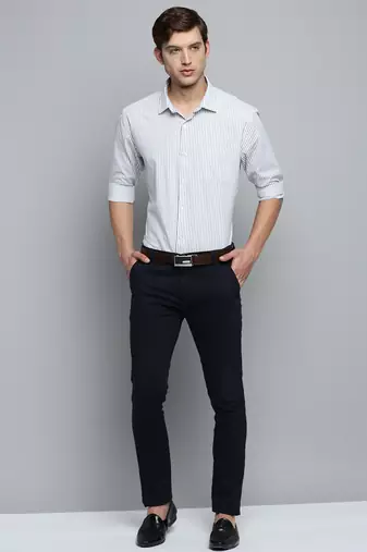 Showoff men's long sleeves pinstripes white shirt