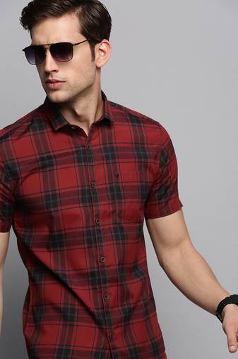 men's short sleeves tartan checks maroon shirt
