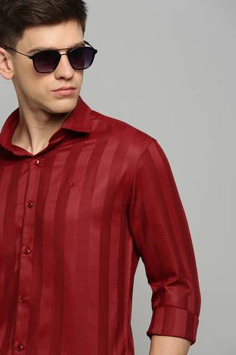 Showoff men's long sleeves solid maroon shirt