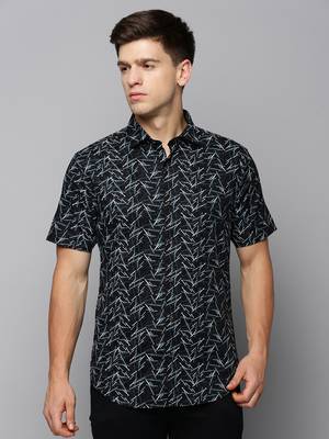 men's short sleeves abstract black shirt 2