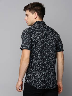 men's short sleeves abstract black shirt 4