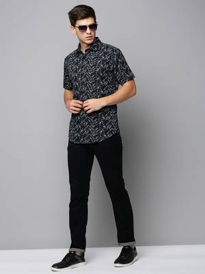 men's short sleeves abstract black shirt 5