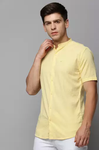 Showoff men's short sleeves textured yellow shirt