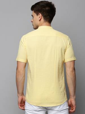 Showoff men's short sleeves textured yellow shirt 4