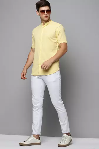 Showoff men's short sleeves textured yellow shirt