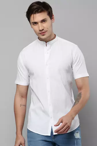 Showoff men's short sleeves textured off white shirt