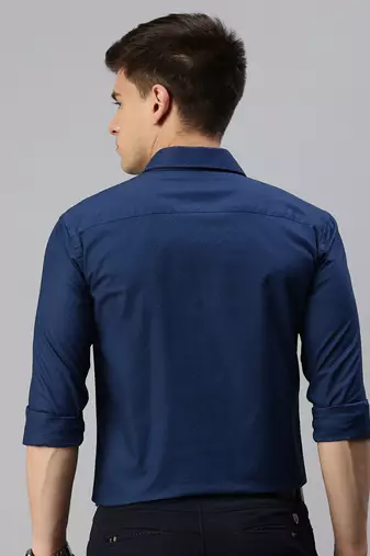 Showoff men's long sleeves textured navy blue shirt