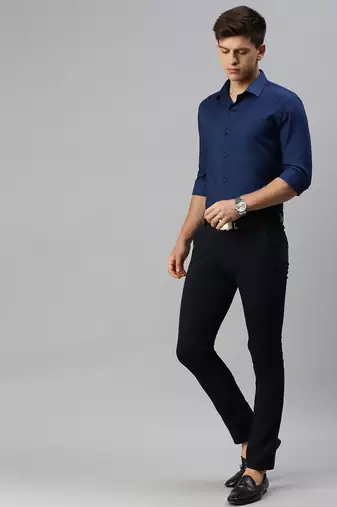 Showoff men's long sleeves textured navy blue shirt