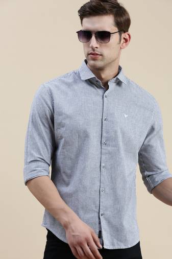 men's long sleeves pinstripes grey shirt
