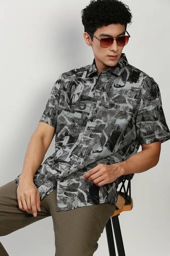men's short sleeves abstract black shirt