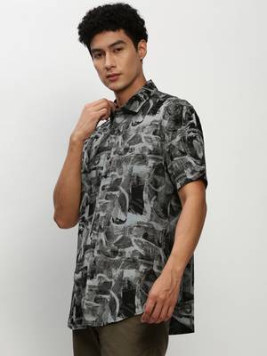 men's short sleeves abstract black shirt 3