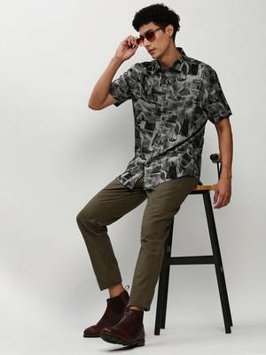 men's short sleeves abstract black shirt 5