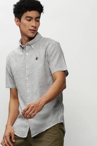 Showoff men's short sleeves vertical stripes white shirt