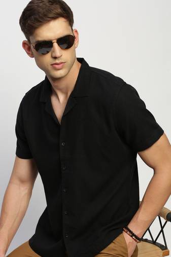 men's short sleeves solid black shirt