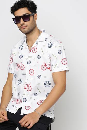 men's short sleeves graphic white shirt