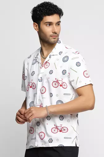 men's short sleeves graphic white shirt