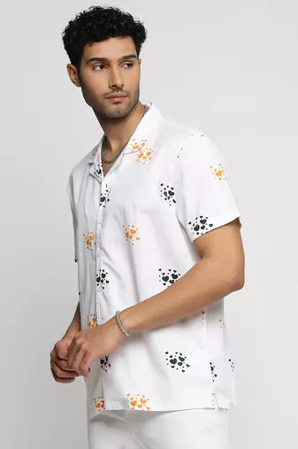 men's short sleeves graphic white shirt