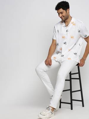 men's short sleeves graphic white shirt 5