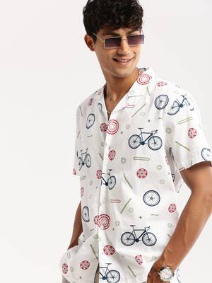 men's short sleeves graphic white shirt 1