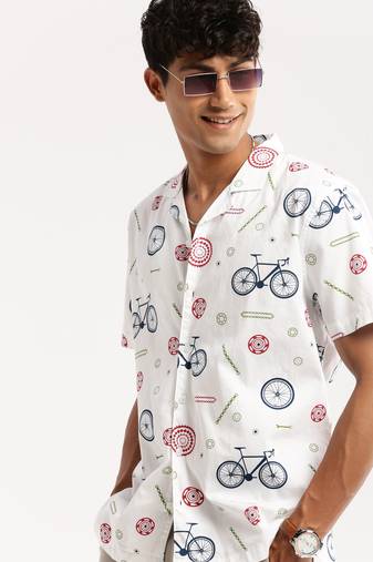 men's short sleeves graphic white shirt
