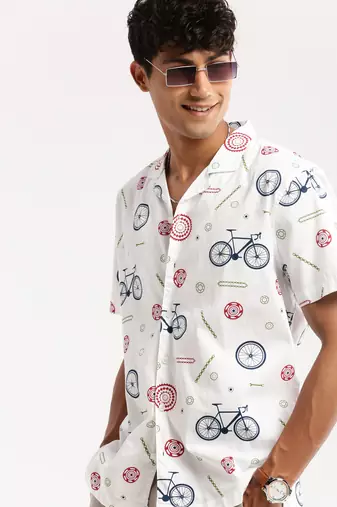 men's short sleeves graphic white shirt